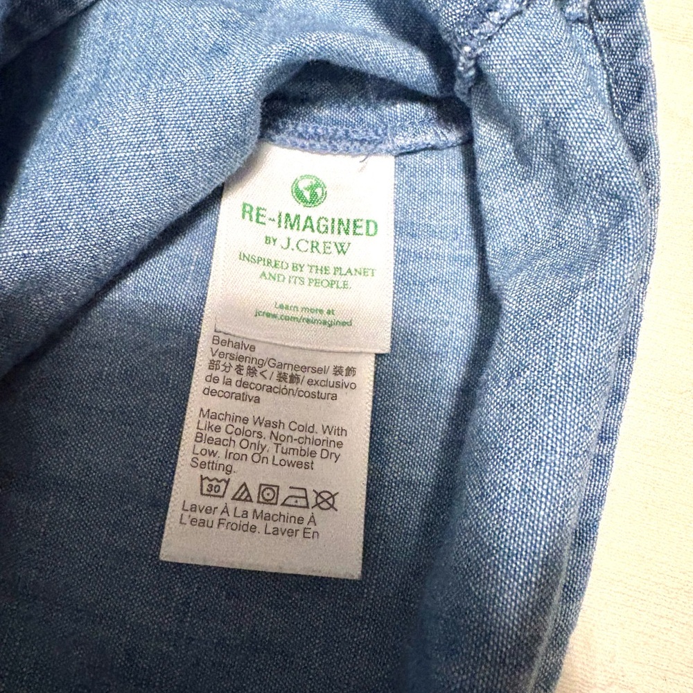 J Crew Chambray Puff Sleeve Ruffle Placket


100% cotton. Smoke-free home. - Picture 11 of 11